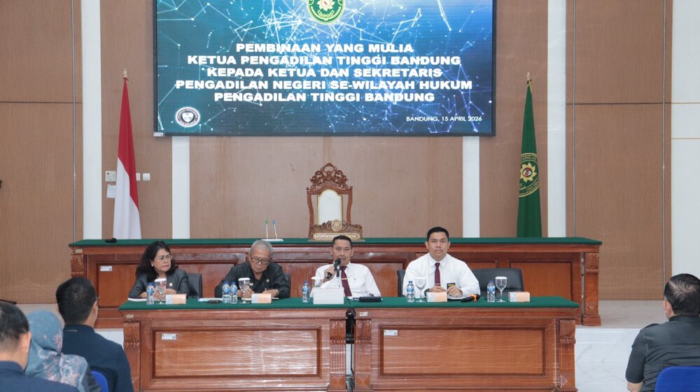 Pelantikan sekertaris pengadilan tinggi Bandung & Pembinaan Ketua Pengadilan Tinggi Bandung kepada Jajaran Pengadilan Negeri se-Wilayah Hukum